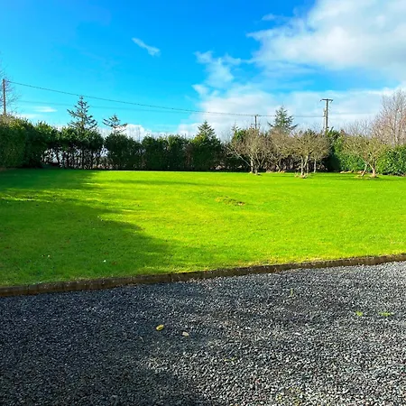 Adare Countryside House & Private Garden *