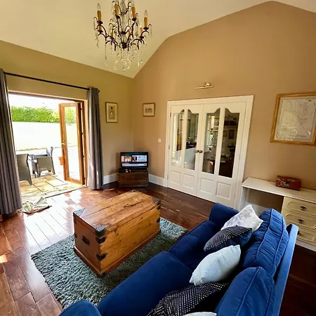 Adare Countryside House & Private Garden Holiday home *