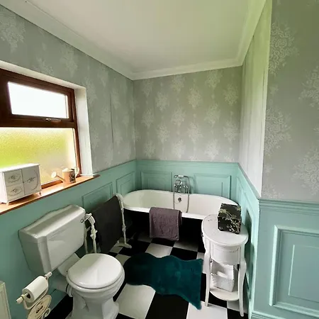 Adare Countryside House & Private Garden *