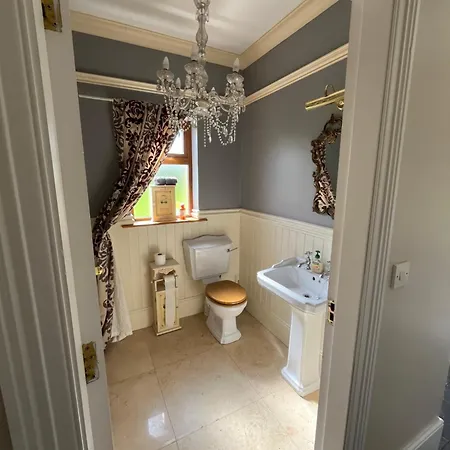 Adare Countryside House & Private Garden Holiday home *