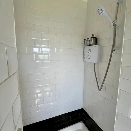 Countryside House & Private Garden