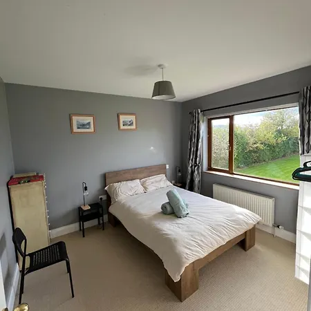 Countryside House & Private Garden