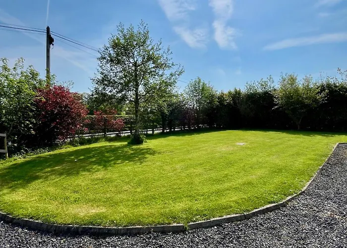 بيت للعطل Countryside House & Private Garden *